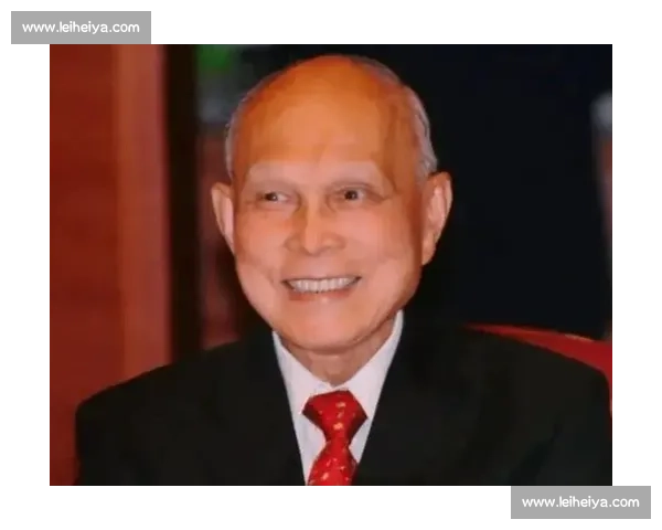 19 载追忆霍英东：赤子丹心照家国