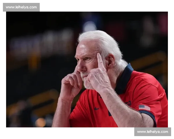 1390 胜镌刻穹顶！马刺低调升旗致敬波波维奇